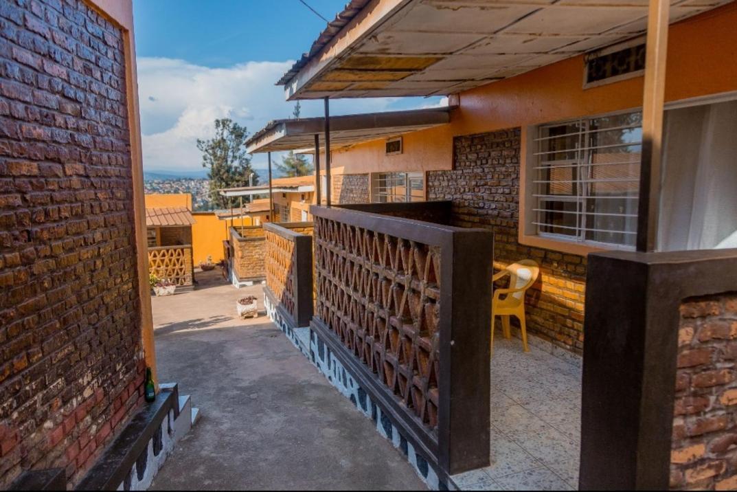 Auberge La Caverne Kigali Buitenkant foto